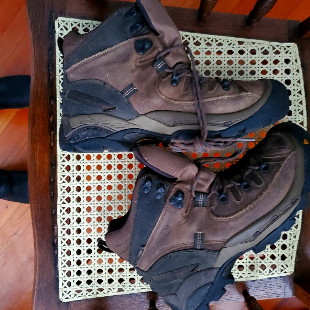Cold weather adventure boots